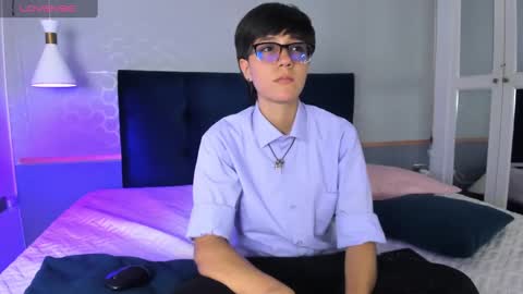 Snapshot of tsuki_maru chatting on 09-15-25, 07:47 Maru online show from 09-15-25, 07:47