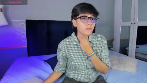 Snapshot of tsuki_maru chatting on 09-17-25, 08:54 Maru online show from 09-17-25, 08:54