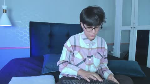 Snapshot of tsuki_maru chatting on 09-21-25, 07:59 Maru online show from 09-21-25, 07:59