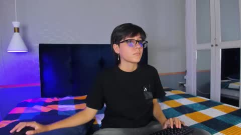 Snapshot of tsuki_maru chatting on 09-25-25, 08:12 Maru online show from 09-25-25, 08:12