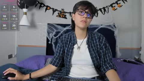 Snapshot of tsuki_maru chatting on 10-22-25, 08:41 Maru online show from 10-22-25, 08:41