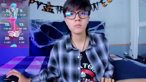 Snapshot of tsuki_maru chatting on 10-23-25, 08:18 Maru online show from 10-23-25, 08:18