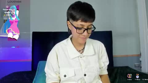 Snapshot of tsuki_maru chatting on 11-06-25, 08:54 Maru online show from 11-06-25, 08:54