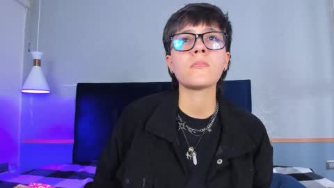 Snapshot of tsuki_maru chatting on 12-15-25, 04:06 Maru online show from 12-15-25, 04:06