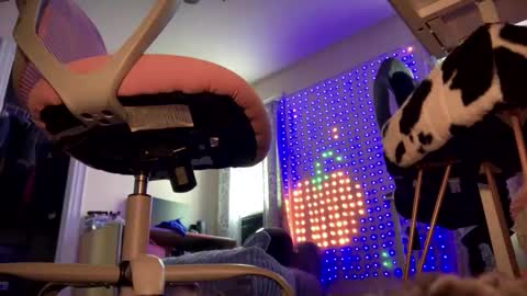 MOCHI NEXT DOOR online show from 09-08-25, 05:45