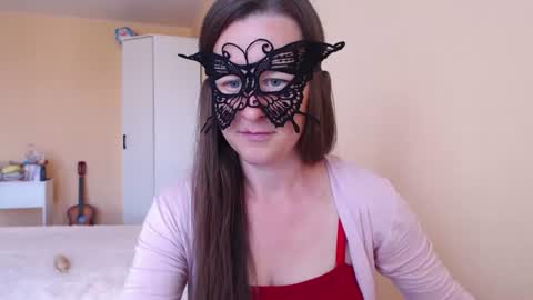 Snapshot of tukutie chatting on 06-27-26, 09:25 Milli online show from 06-27-26, 09:25