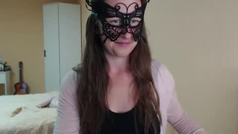 Snapshot of tukutie chatting on 07-23-26, 02:48 Milli online show from 07-23-26, 02:48