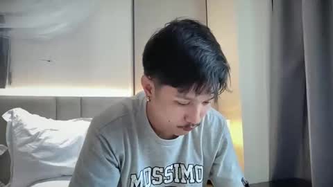 Snapshot of tuling1 chatting on 04-15-26, 08:43 tuling1 online show from 04-15-26, 08:43