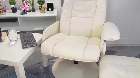 Anna online show from 09-19-25, 05:20