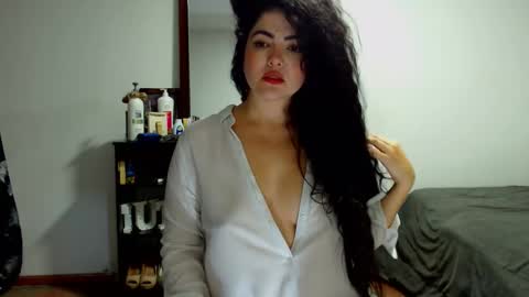 Snapshot of tuti_sex chatting on 01-15-26, 03:00 tuti online show from 01-15-26, 03:00