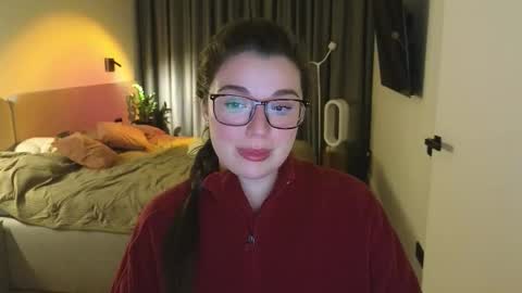 Ariana online show from 11-28-25, 09:06