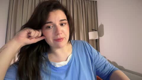 Snapshot of tutti_frutti_ chatting on 05-18-26, 09:09 Ariana online show from 05-18-26, 09:09