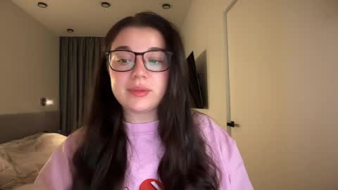 Snapshot of tutti_frutti_ chatting on 05-31-26, 08:32 Ariana online show from 05-31-26, 08:32