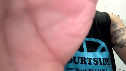 Snapshot of tuvo611077 chatting on 01-31-25, 01:43 tuvo611077 online show from 01-31-25, 01:43