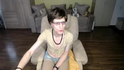 Clementine online show from 04-16-26, 07:53