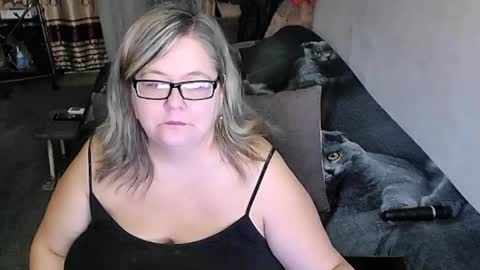 Lana online show from 10-12-25, 06:40