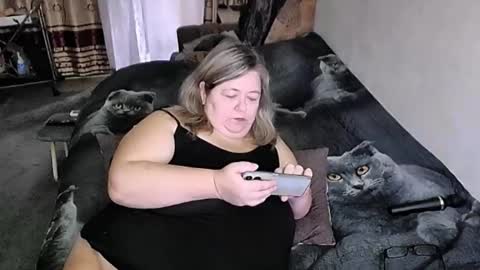 Lana online show from 10-28-25, 04:49