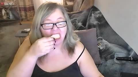 Lana online show from 12-04-25, 02:10