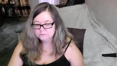 Snapshot of tviks chatting on 07-10-26, 12:48 Lana online show from 07-10-26, 12:48