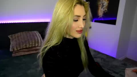 Snapshot of tweety_twist chatting on 02-24-25, 10:25 MayCarrey online show from 02-24-25, 10:25