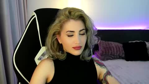 Snapshot of tweety_twist chatting on 03-09-26, 10:47 MayCarrey online show from 03-09-26, 10:47