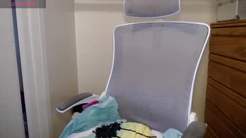 Snapshot of twiceasbadd_ chatting on 12-17-24, 03:17 onlyfanstwiceasbadd online show from 12-17-24, 03:17