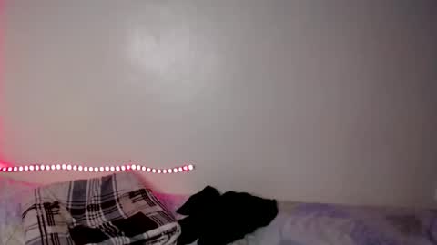 Snapshot of twilight_rose chatting on 10-23-25, 01:54 Twillight online show from 10-23-25, 01:54