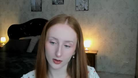 Snapshot of twilightserenade chatting on 11-11-25, 03:39 twilightserenade online show from 11-11-25, 03:39