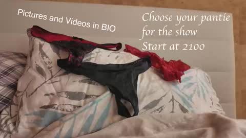 Snapshot of twinflamedesire chatting on 10-27-25, 06:12 TwinFlameDesire online show from 10-27-25, 06:12