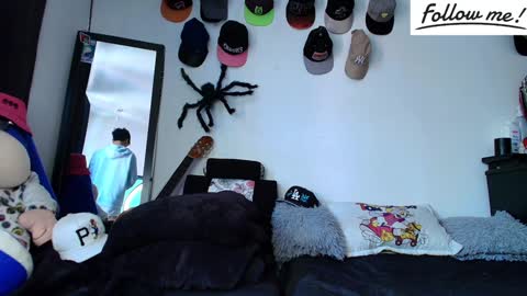 Snapshot of twink_sebas_ chatting on 12-11-24, 04:20 Bad boy sebastian online show from 12-11-24, 04:20