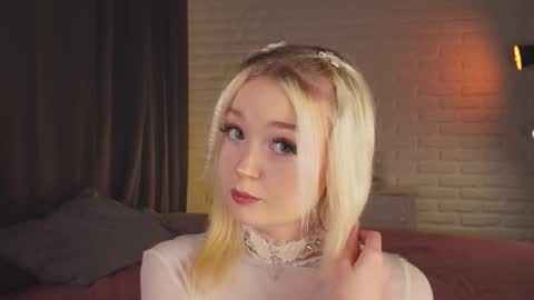 twinklefluff online show from 10-16-25, 04:08