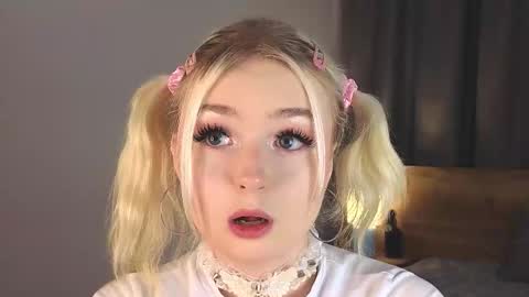 twinklefluff online show from 10-29-25, 04:09