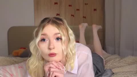 twinklefluff online show from 01-17-26, 04:22