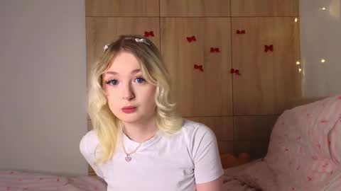 twinklefluff online show from 02-18-26, 04:14