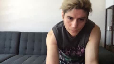 Derrick online show from 10-19-25, 04:51