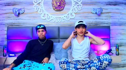 Snapshot of twinslovers_ chatting on 09-16-25, 07:59 twinslovers_ online show from 09-16-25, 07:59