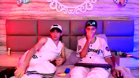 Snapshot of twinslovers_ chatting on 09-27-25, 08:14 twinslovers_ online show from 09-27-25, 08:14