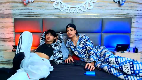 Snapshot of twinslovers_ chatting on 09-30-25, 07:52 twinslovers_ online show from 09-30-25, 07:52