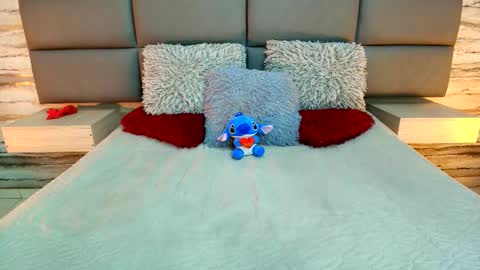 Snapshot of twinslovers_ chatting on 10-16-25, 09:38 twinslovers_ online show from 10-16-25, 09:38