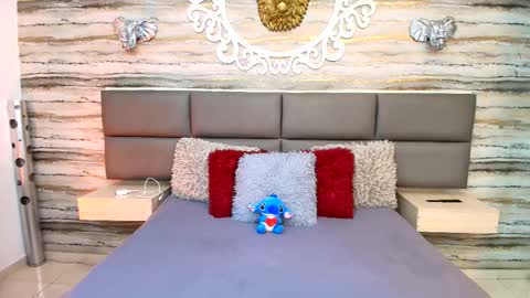 Snapshot of twinslovers_ chatting on 10-26-25, 10:15 twinslovers_ online show from 10-26-25, 10:15