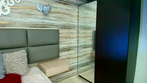 Snapshot of twinslovers_ chatting on 11-05-25, 10:21 twinslovers_ online show from 11-05-25, 10:21