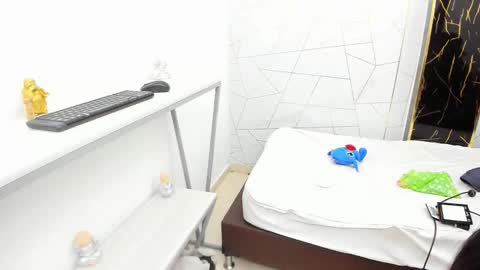 Snapshot of twinslovers_ chatting on 11-12-25, 04:02 twinslovers_ online show from 11-12-25, 04:02