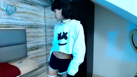 Snapshot of twinslovers_ chatting on 11-25-25, 01:27 twinslovers_ online show from 11-25-25, 01:27