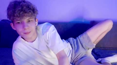 Snapshot of twishadow chatting on 03-10-26, 08:58 TwiShadow online show from 03-10-26, 08:58