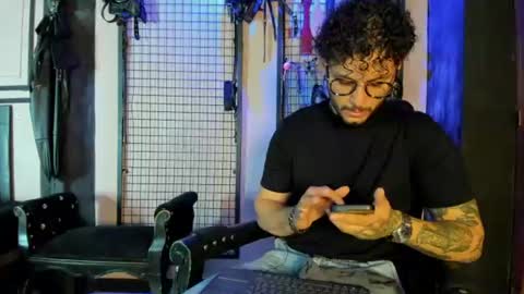 Snapshot of twisted_fantasy_ chatting on 06-22-26, 04:31 Clio Tadeo online show from 06-22-26, 04:31