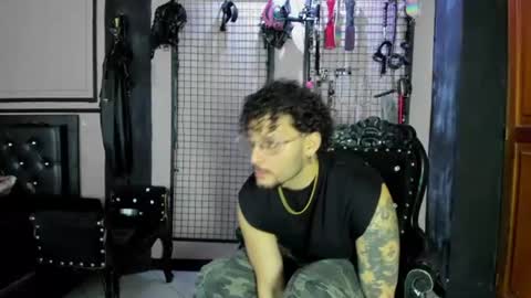 Snapshot of twisted_fantasy_ chatting on 06-30-26, 04:35 Clio Tadeo online show from 06-30-26, 04:35