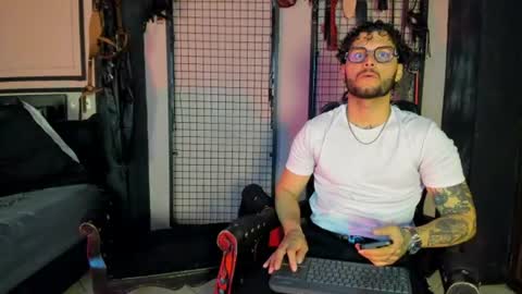 Snapshot of twisted_fantasy_ chatting on 07-20-26, 05:22 Clio Tadeo online show from 07-20-26, 05:22