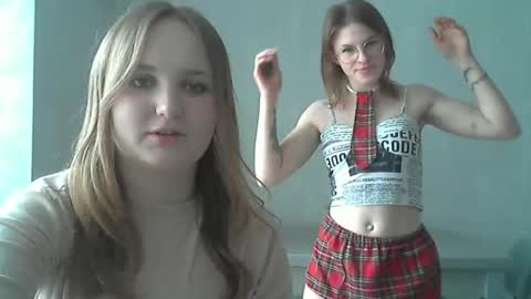 Snapshot of two_angels_ chatting on 04-07-26, 11:10 Lina and Katia online show from 04-07-26, 11:10