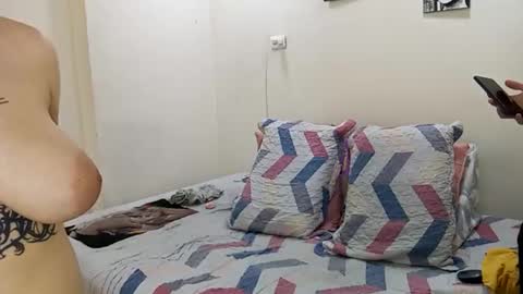 Snapshot of two_souls69 chatting on 02-11-26, 06:35 Matt online show from 02-11-26, 06:35