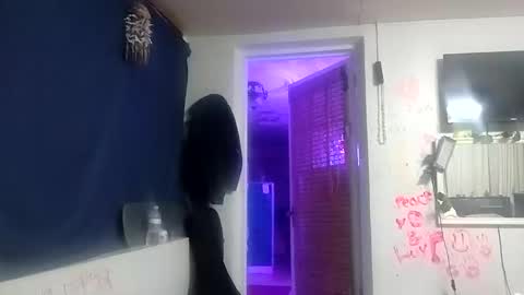 Twocrazy85 online show from 11-19-25, 07:19